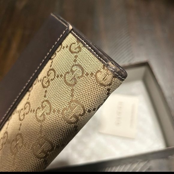 Gucci Monogram Heart Wallet - Picture 4 of 9
